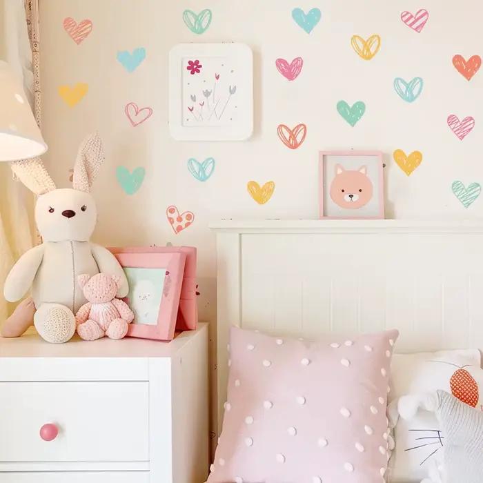 Nouveaux autocollants muraux coeur colorés différentes formes coeurs Art stickers muraux pour enfant