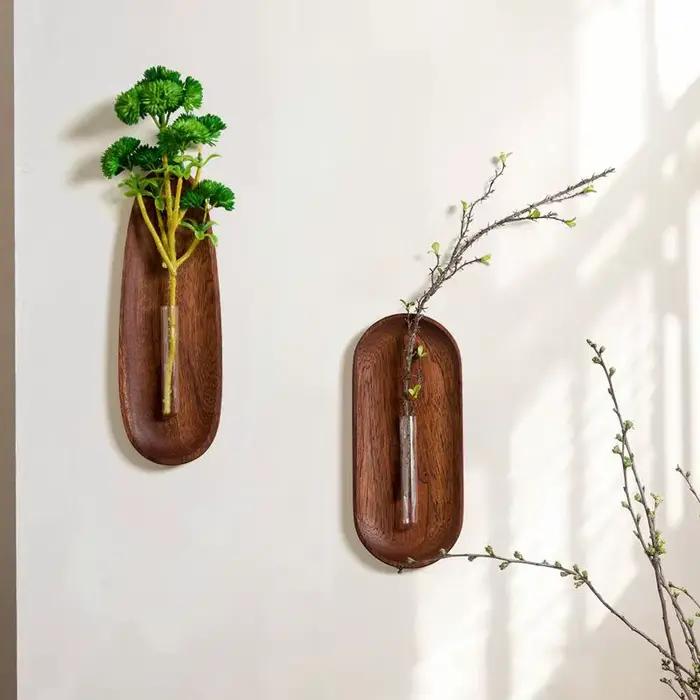 Vase mural en bois massif