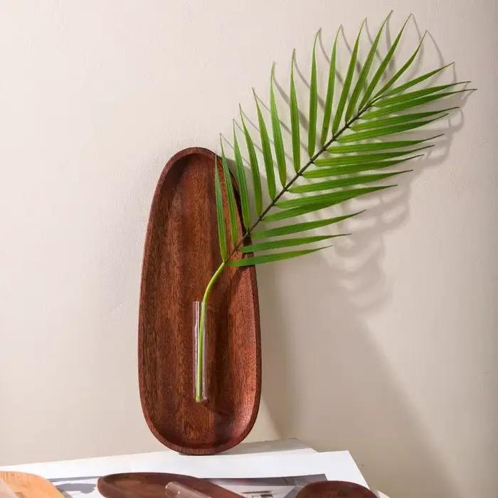 Vase mural en bois massif
