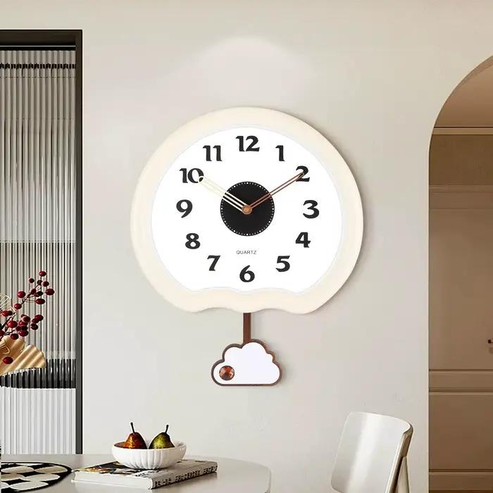 Cette horloge murale est une horloge à quartz moderne