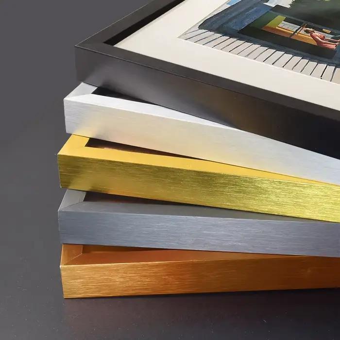 Cadre photo carré en aluminium pour mur
