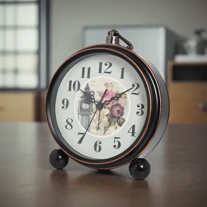 Horloge rétro à base métallique
