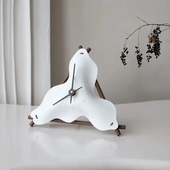 Horloge sur pied nordique silencieuse