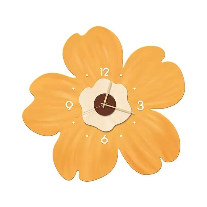 Horloge murale en forme de fleur simple