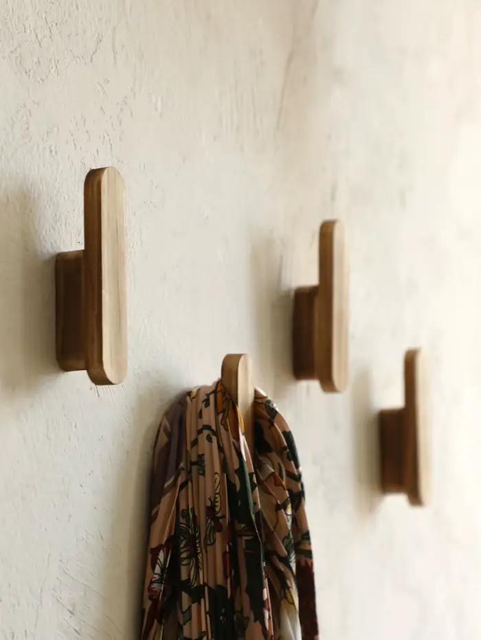 2 crochets muraux rustiques en bois faits à la main