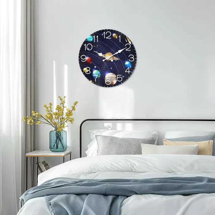 Horloge murale en bois à motif planète univers