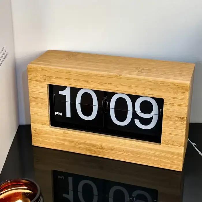 Horloges de Table Mécaniques en Bois