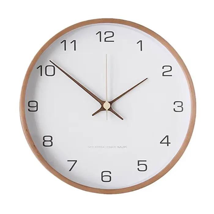 Horloge murale nordique en bois massif