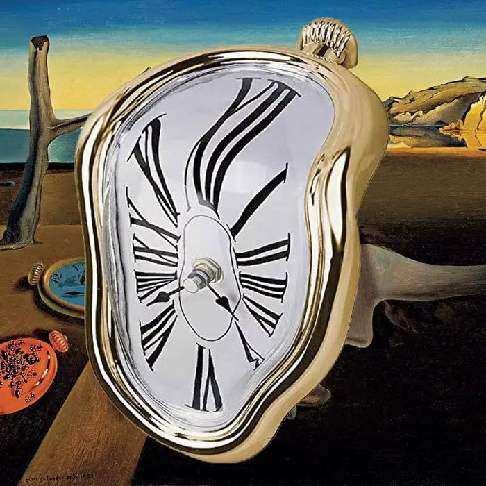 Horloge de fusion d'or de Rome populaire