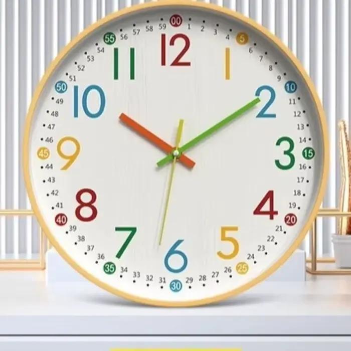 Horloge murale numérique facile à lire de 12 pouces