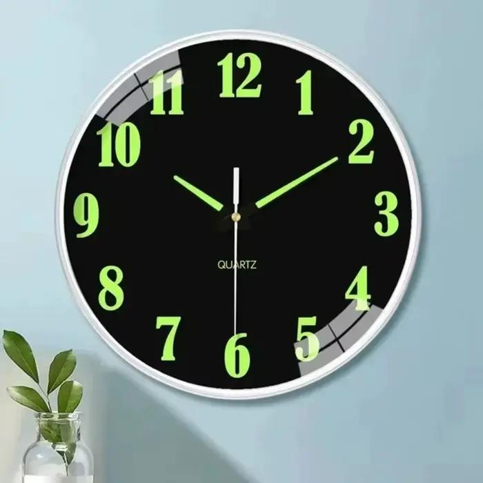 Horloge murale silencieuse à quartz pour la décoration du salon
