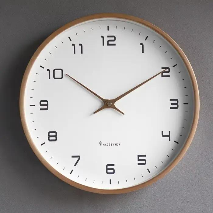 Horloge murale en bois de style nordique européen