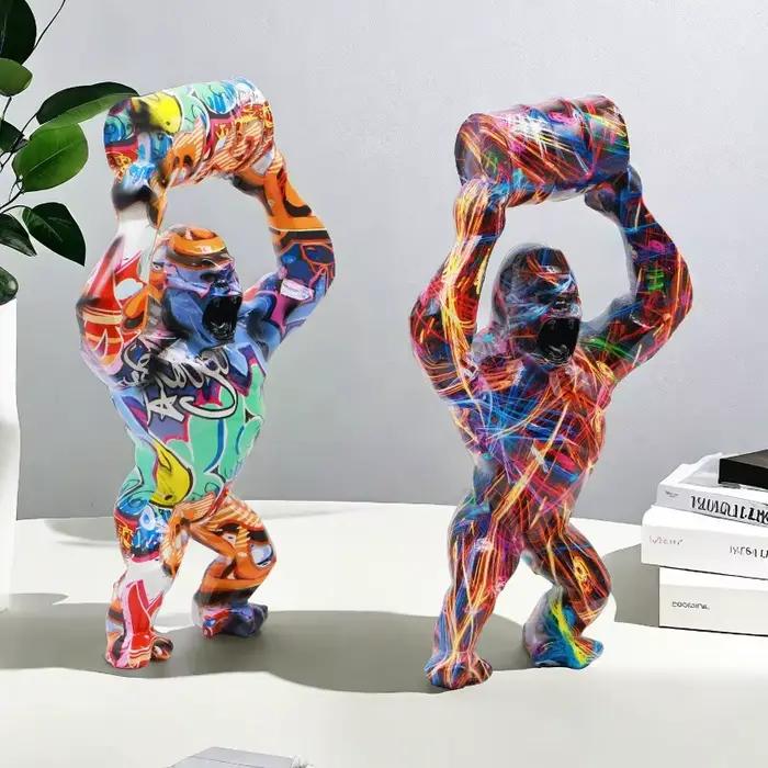 Sculpture en résine de gorille colorée