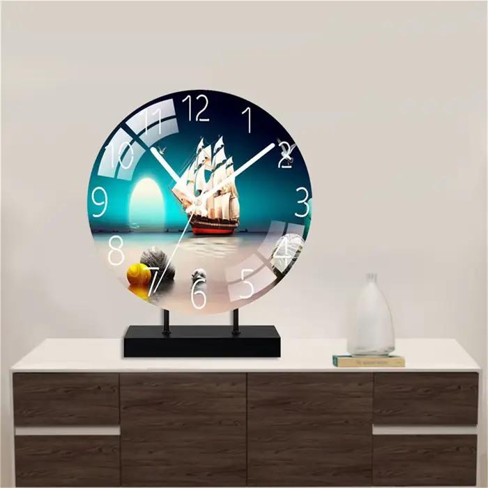 Horloge murale en verre au design moderne