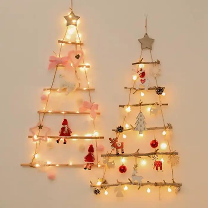 Arbre de noël en bois à suspendre au mur