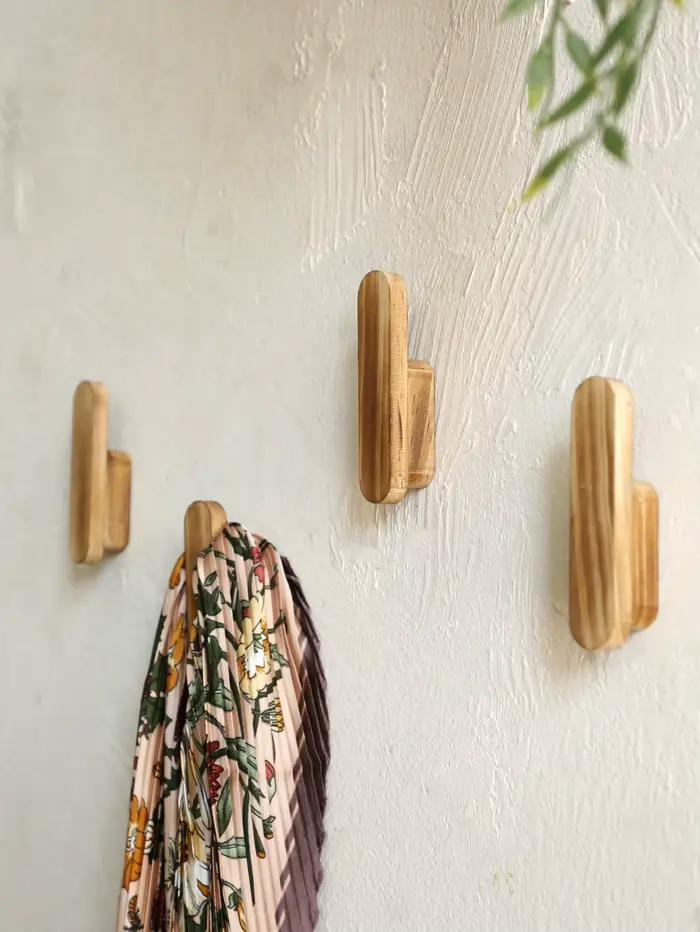 2 crochets muraux rustiques en bois faits à la main