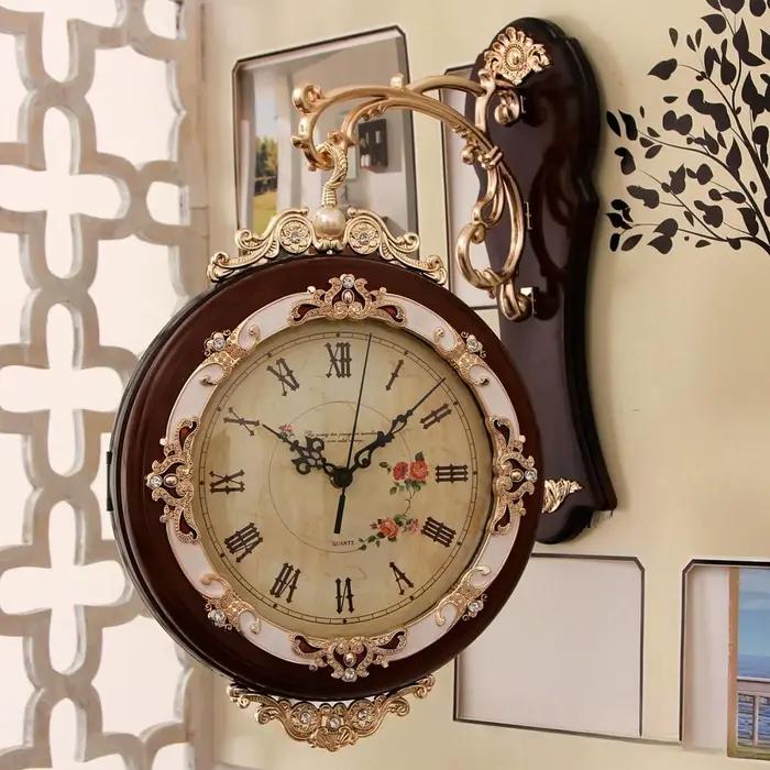 Horloge murale double face décorative