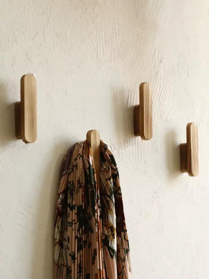 2 crochets muraux rustiques en bois faits à la main