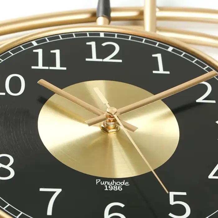 Horloge murale moderne simple de 54 cm