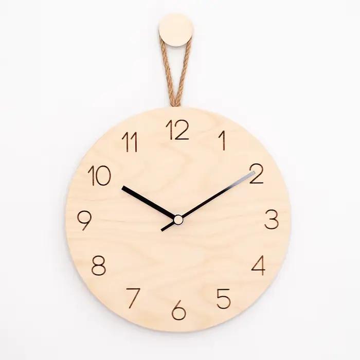 Horloge murale nordique en bois