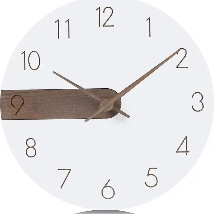 Horloge murale contemporaine en acrylique et bois