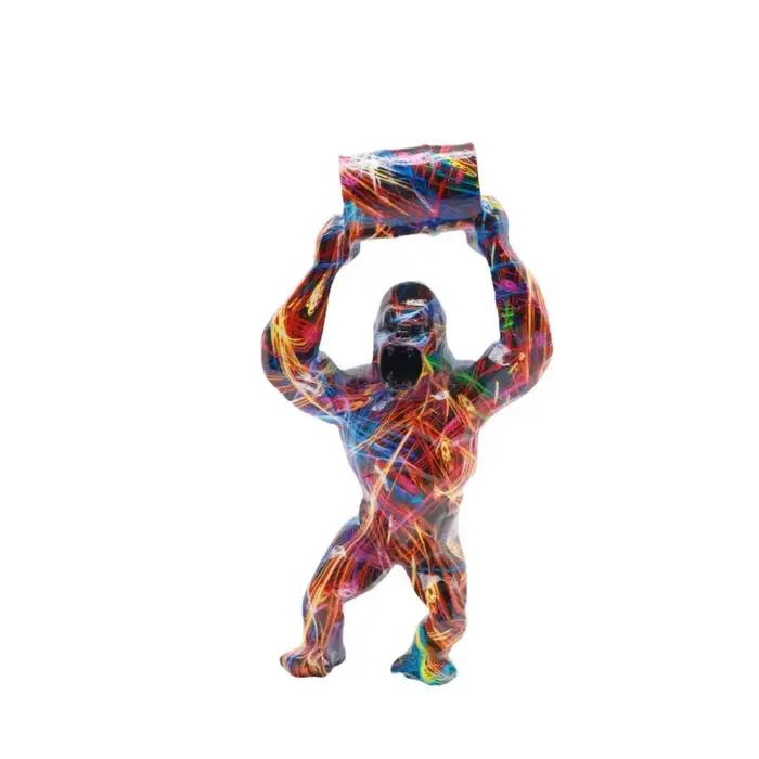 Sculpture en résine de gorille colorée