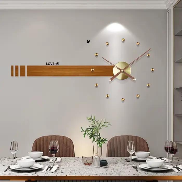 Grande horloge murale de luxe en métal