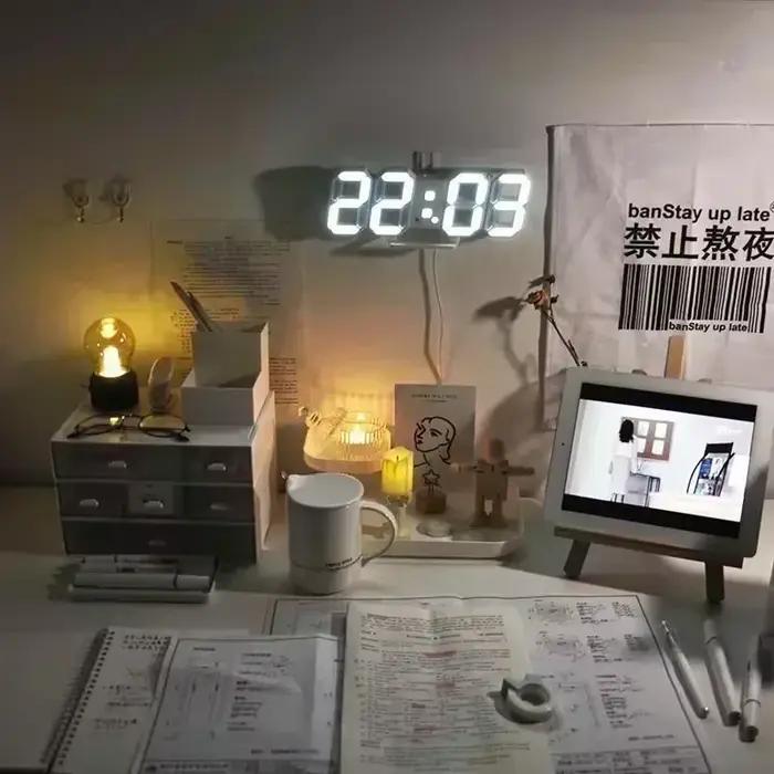 Horloge numérique électronique à LED