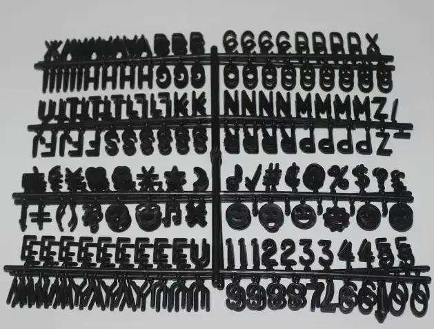 Lettres colorées de tableau de feutre