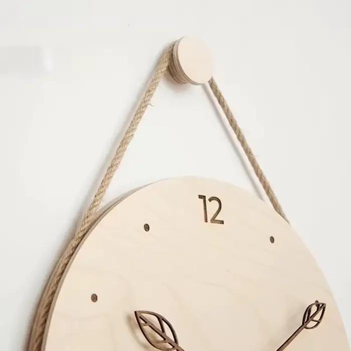 Horloge murale nordique en bois