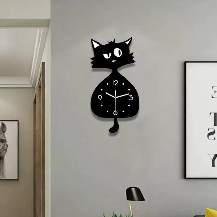 Horloge murale de chat de dessin animé intéressante avec fonction de balançoire arrière