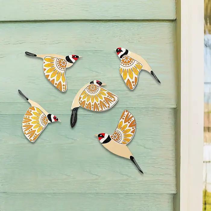 Décoration murale en bois d'oiseaux volants noirs