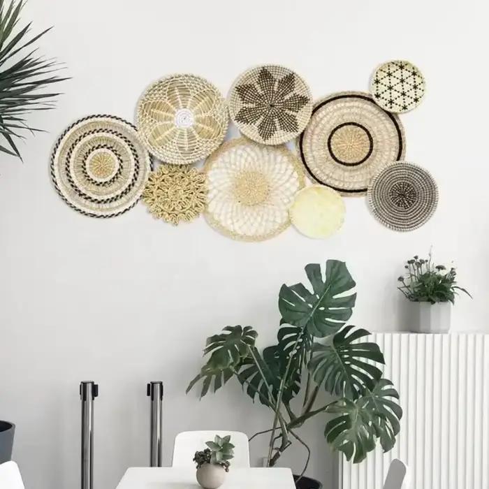 Ensemble de 9 paniers muraux en rotin