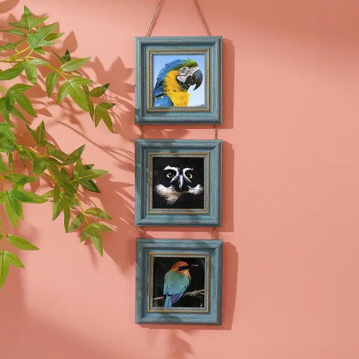 Trois cadres photo vintage en plastique