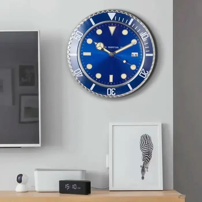 Grande horloge murale Shoous numérique en métal