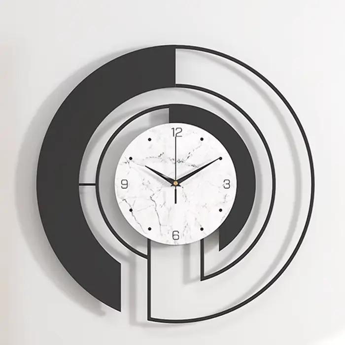 Horloge murale dorée, Art décoratif pour salon et entrée, Cadre métallique, Horloge silencieuse sans