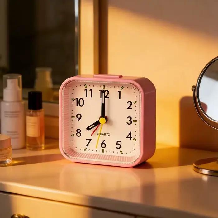 Horloges analogiques silencieuses, petites horloges analogiques silencieuses sans tic-tac avec fonct