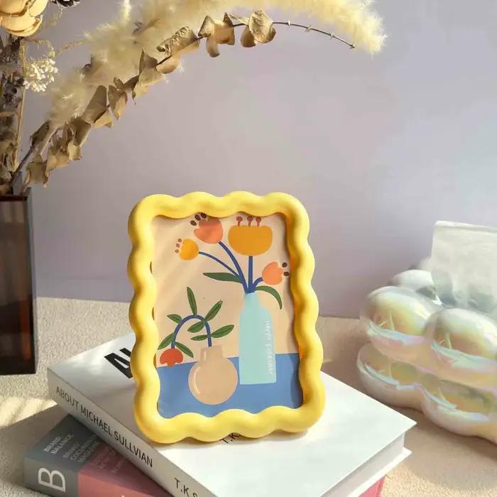 Cadre en acrylique de style crème hautement esthétique