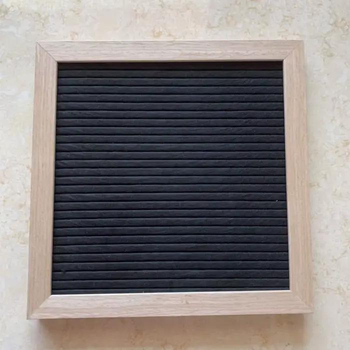 Tableau de messages en bois multifonctionnel avec symboles interchangeables