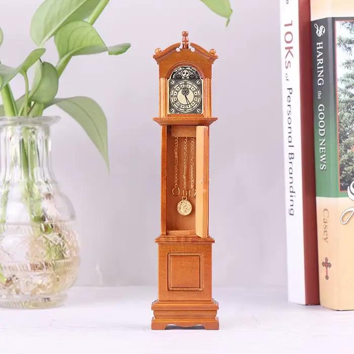 Horloge de grand-père en bois pour maison de poupée 1:12