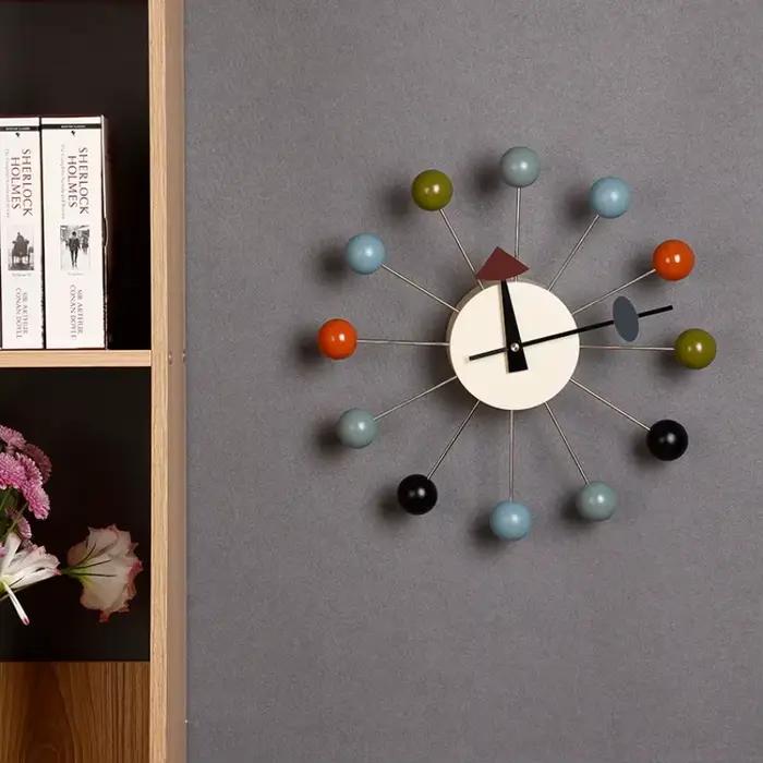 Horloge murale en bois à boule ronde silencieuse