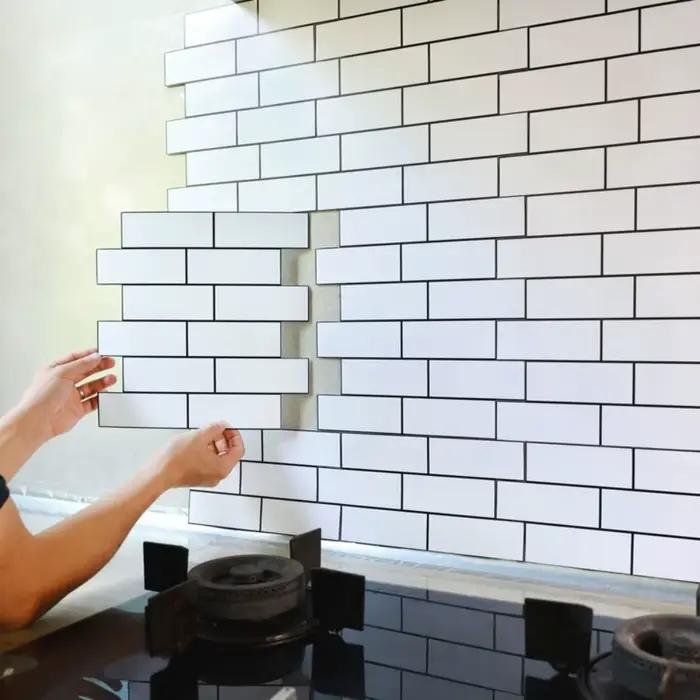Papier peint auto-adhésif pour rénovation murale