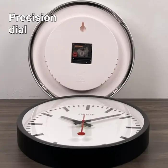 Horloge murale en métal de luxe