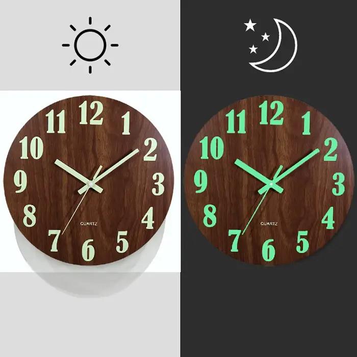 Horloge murale lumineuse en bois de 12 pouces