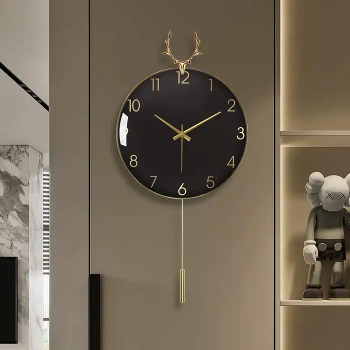 Horloge murale en verre chic