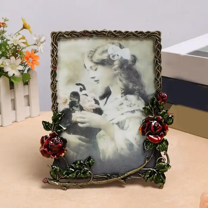 Cadre Photo table en métal en Relief Rose