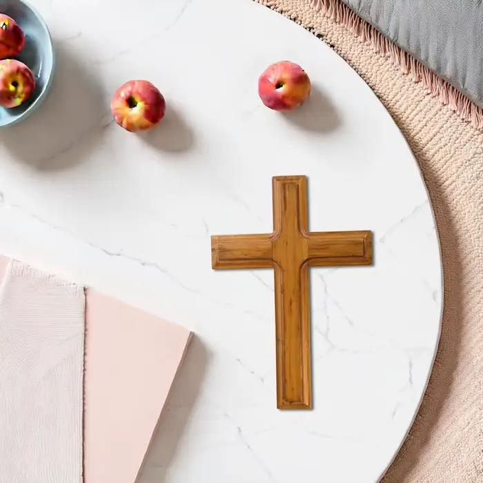 Croix murale en bois massif