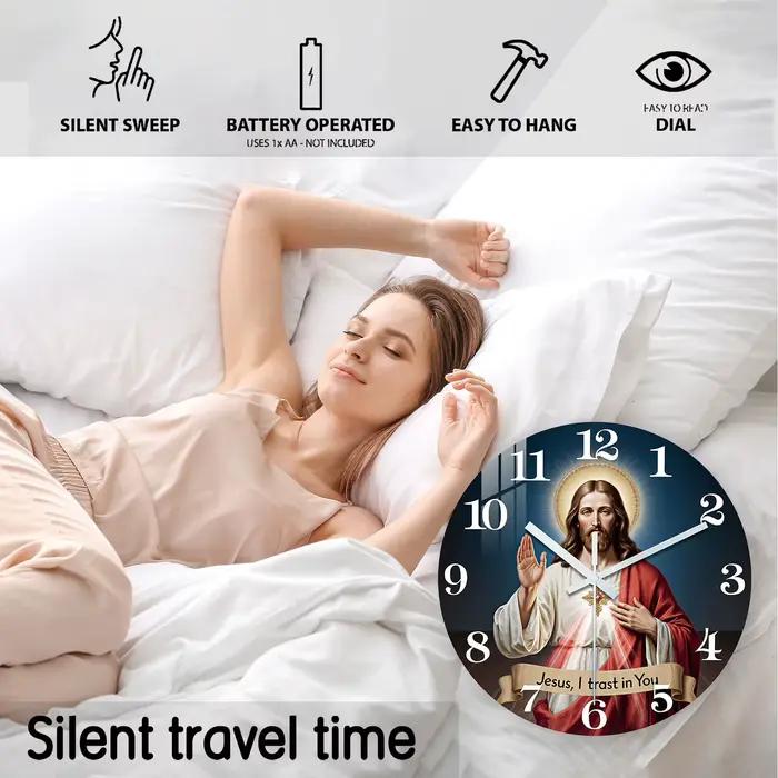 Horloge murale en bois bleu profond avec motif du Sacré-Cœur de Jésus