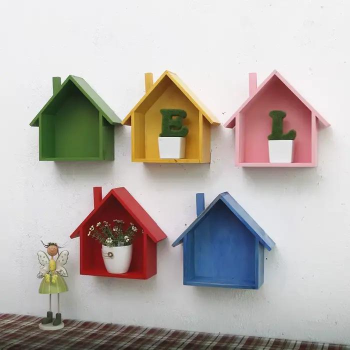Documents de décoration murale pour petite maison