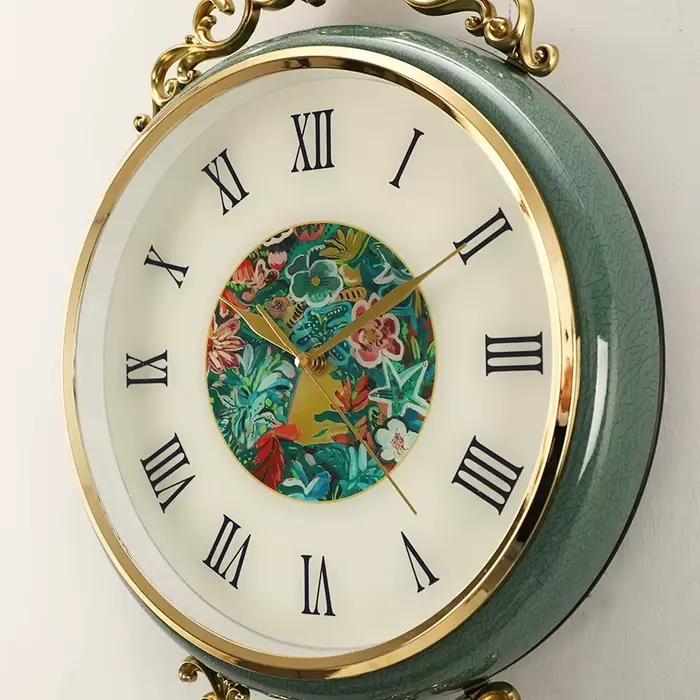 Horloges murales de luxe antiques
